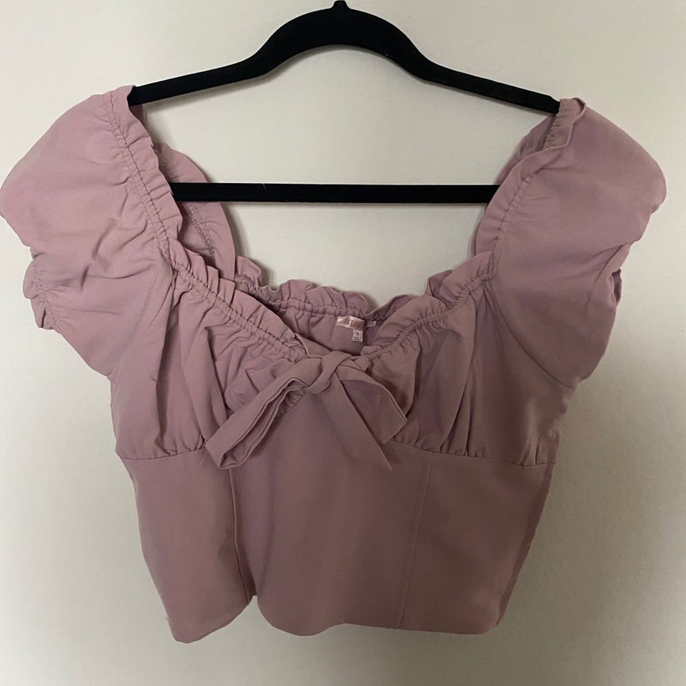 Cute crop top pink puffy sleeves
